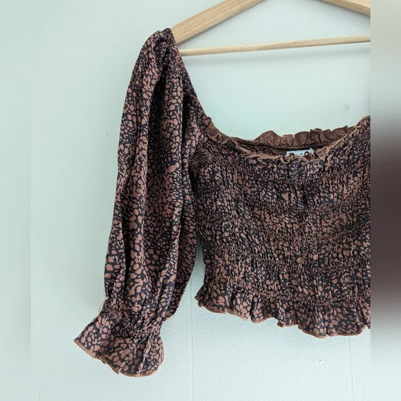 Urban Outfitters Sierra Smocked Puff Sleeve Blouse - Picture 4 of 7